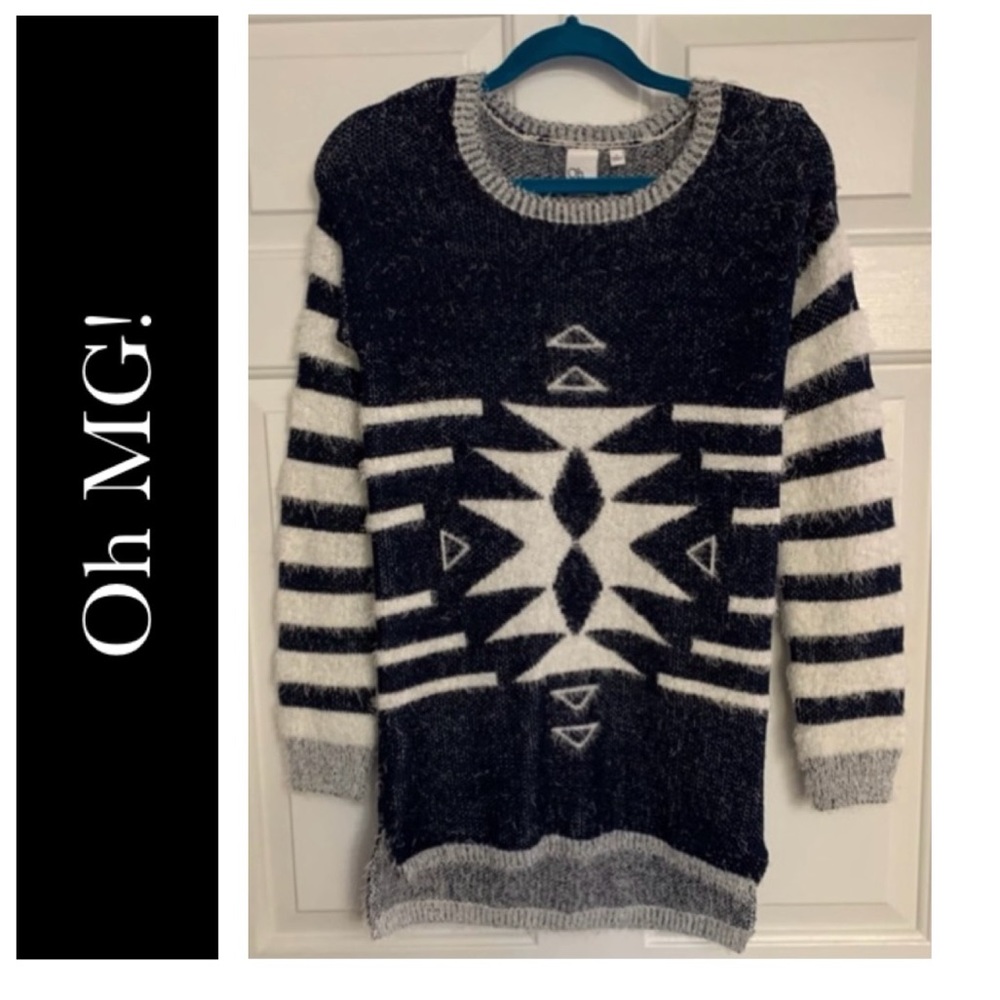 🥶 Oh MG! Blue Aztec Eyelash Sweater NWT S